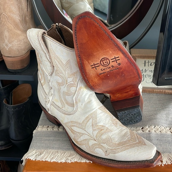 Corral white boots! Size 7.5 Golden brown stitching Summer concert boot! - Picture 2 of 4